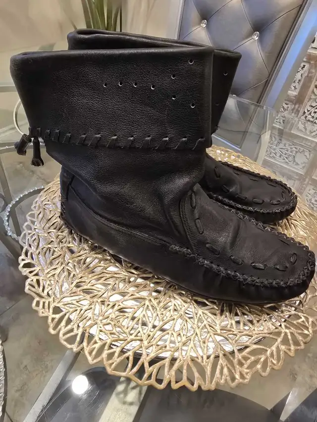 Women's boots, genuine leather, handmade, size 39 (Euro) in Women's - Shoes in Barrie - Image 2