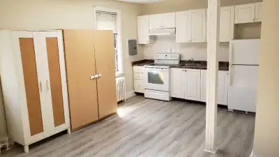 Studio apartment above store for rent THE SPACE - Open concept - On 2nd Floor - One Bathroom - Lamin...