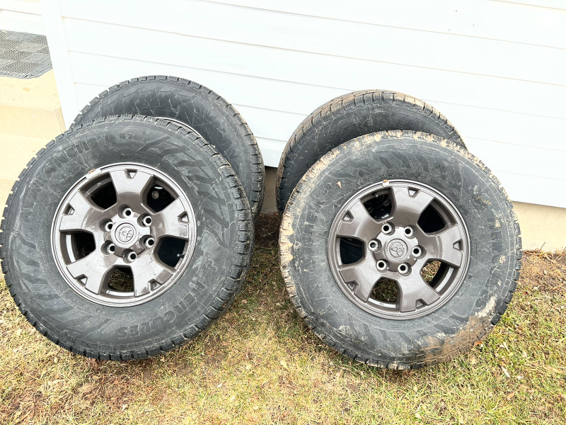 Toyota winter tires 265/70/R16 Tires & Rims ChathamKent Kijiji