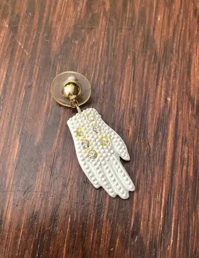Single White Glove Earring Picasso Michael Jackson Frida Je, View more