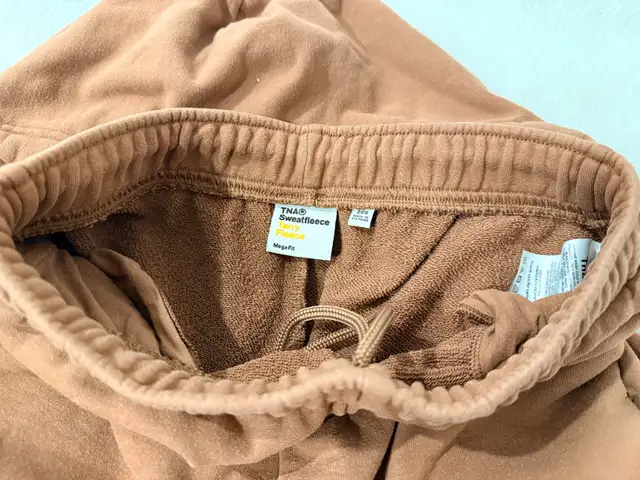 Aritzia TNA Sweatfleece in Women's - Tops & Outerwear in Edmonton - Image 8