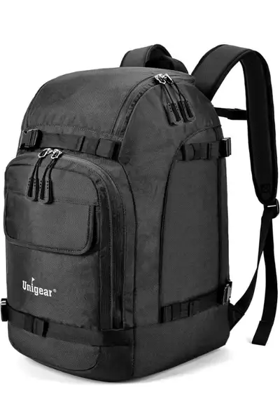COST: $50 LOCATION: SW Airdrie, AB CONDITION: FACTORY-SEALED Size / Capacity: 50L (fits US men’s ski...