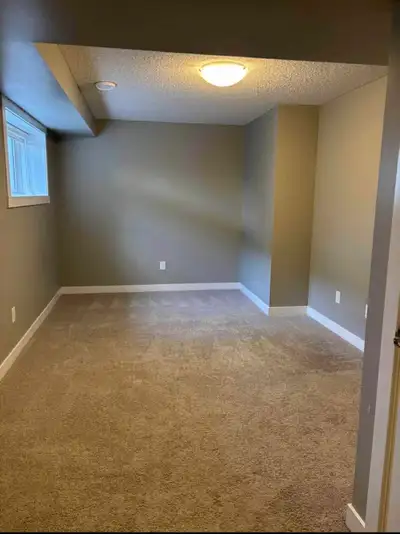 Details: Located in Westwood neighborhood $615/month including internet Damage deposit: $750 Private...