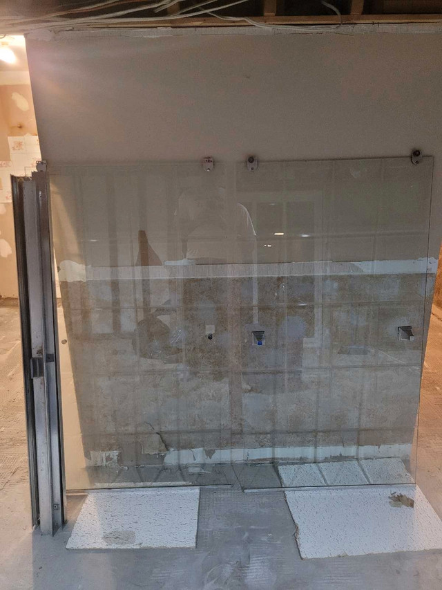 Shower glass doors  in Plumbing, Sinks, Toilets & Showers in Leamington - Image 3