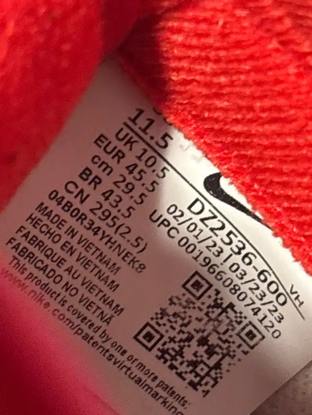 Nike dunk Chicago split size 11,5 in Men's Shoes in City of Toronto - Image 7