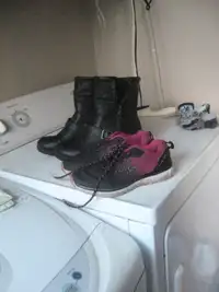 L:adies Winter Boots/Teens Running shoes