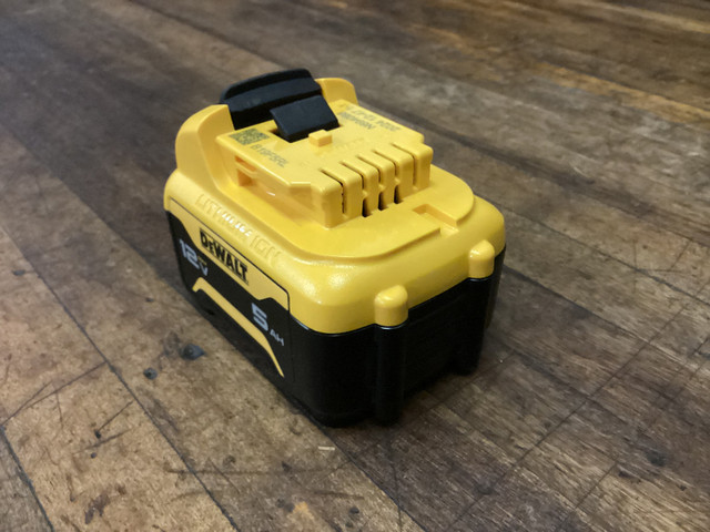 1 - DEWALT 12v MAX 5.0 AH LITHIUM ION BATTERY in Power Tools in Barrie - Image 3