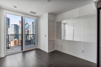 [SUB LEASE 6 MONTHS] 1 Bed 1 Bath Penthouse in Downtown Toronto