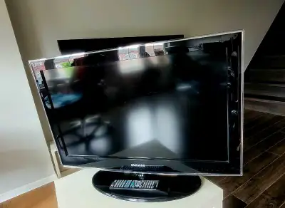 Samsung LCD TV 32", View more