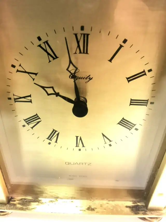 Equity Quartz, Brass Table Clock, Hong Kong in Home Décor & Accents in Markham / York Region - Image 3