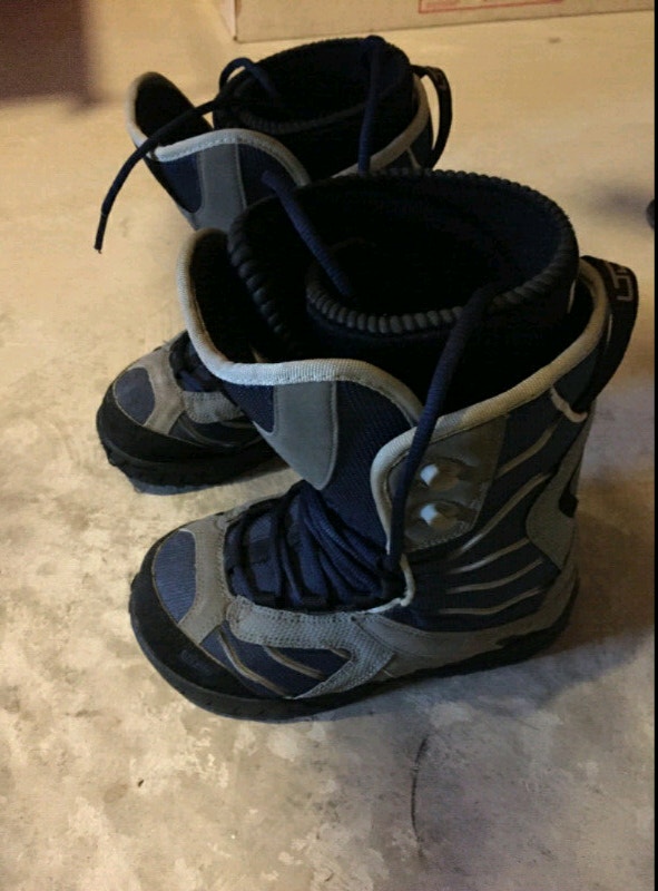 Kids Children Snowboard Boots. Very Good Condition. Snowboard