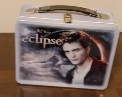 THE TWILIGHT SAGA ECLIPSE LUNCH BOX WITH THERMOS, View more