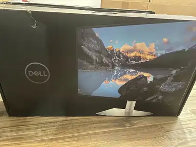 Dell UltraSharp 27 Monitor - U2724D, View more
