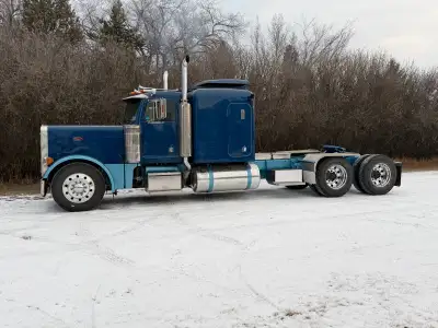 1990 Peterbilt 379. 3406B, 425. Dyno’s at 519 at the crank. Eaton 15 over transmission. 280 wheelbas...