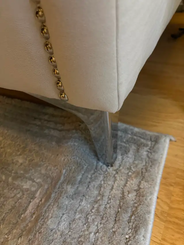 Tufted Sofa in Couches & Futons in City of Toronto - Image 6