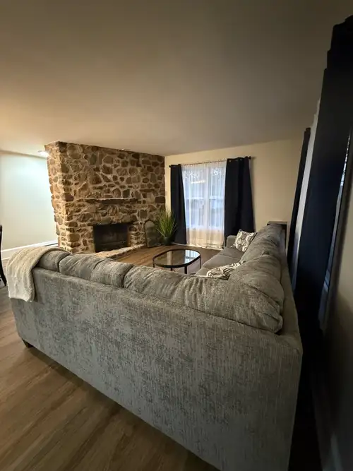 To Book a Viewing Email RJMrentals@gmail.com Include: 1. days/times you are able to view 2. contact...