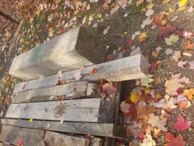 Vieille poutre en bois pin massif couleur grise... bardeau cèdre, View more