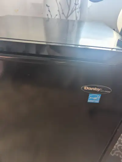 Danby 3.2 Cu.Ft. Mini Fridge Frigo, View more