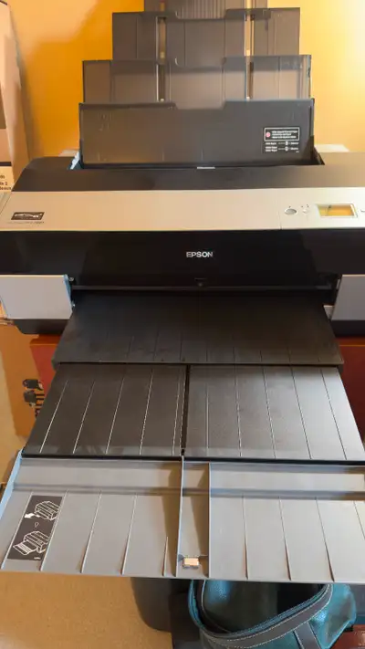 C’est une superbe imprimante. Malheureusement, 2 têtes d’impression sont bouchées car je ne l’utilis...
