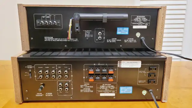 vintage pioneer SA-7700 amplifier TX-6700 tuner combo in Stereo Systems & Home Theatre in Mississauga / Peel Region - Image 5