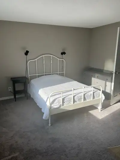 I am looking for a clean and quiet female roommate to rent a spacious, fully furnished master bedroo...