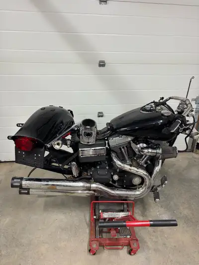 ***parts only***. 2010 Harley Davidson Fat Bob. 96 cubic inch 6spd. Comes with: -screaming eagle big...
