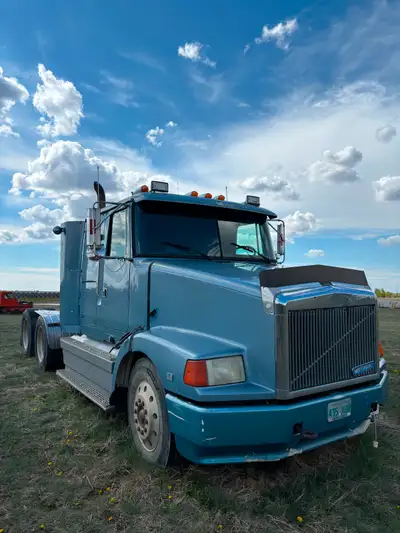 93 VOLVO TRACTOR with wet kit Series 60 Clutch is gone 12.7 L OBO