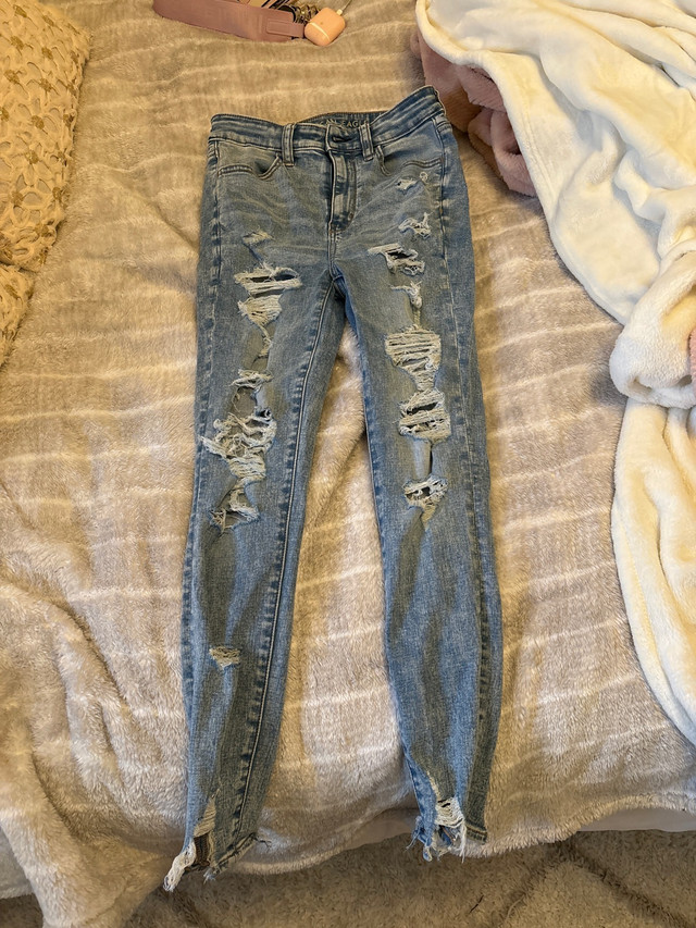 American Eagle size 4 skinny jeans in Women's - Bottoms in Oshawa / Durham Region