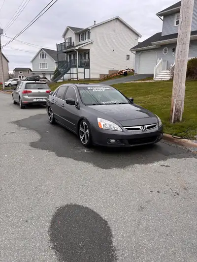 car got 270000 km on it but drives like its new. i just installed a new wheelbearing all the car rea...