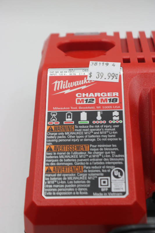 Milwaukee M12&M18 XC Lithium Ion Charger (#38119-4) in Power Tools in City of Halifax - Image 2