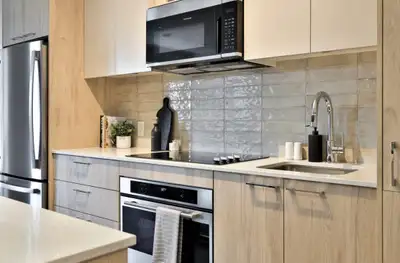 Bright 2 Bed, 2 Bath Condo in Prime Toronto Location Modern and well-designed 2-bedroom, 2-bathroom...