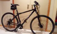 Gary Fisher Katai Hybrid Bike (medium 17.5")