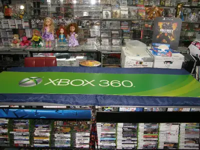 Pancarte Commercial Xbox 360 Bon État Générale 78 Pouce Large x 18 Pouce Haut - 100$