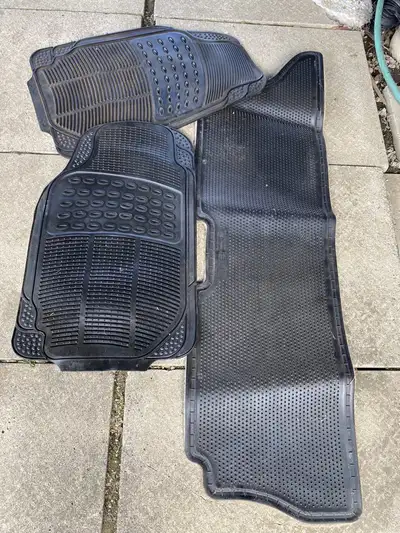 Car mats for sale $9 good condition.