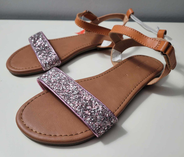 Youth Girls Size 3 Sandals - New in Kids & Youth in Burnaby/New Westminster - Image 2