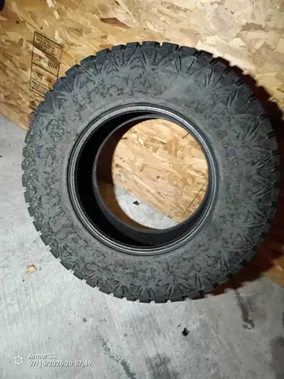 275 70 r17 Haide tire Lots of tread E rated $60