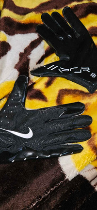 Vapor Nike football gloves