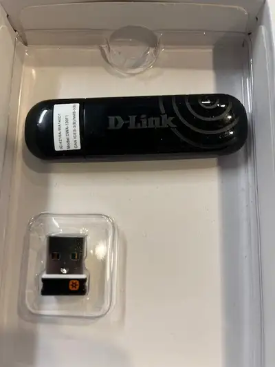 D-LINK WIRELESS INTERNET ADAPTER MODEL: DWA 130/F1 IN NEW CONDITION WILL MEET IN VAUGHAN TO DELIVER