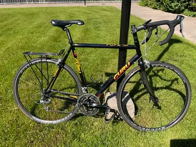 Vélo de route Guru modèle Strada (grand), View more