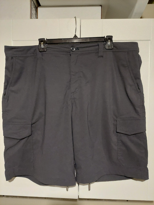 Short WindRiver taille 38 pour homme dans Hommes  à Sherbrooke - Image 2