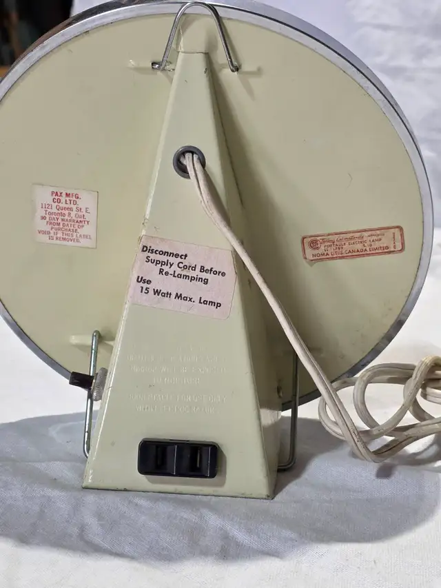 Vintage 50s Chrome Lighted Mirror | Pax MFG Toronto | MidCentury in Kitchen & Dining Wares in Ottawa - Image 6
