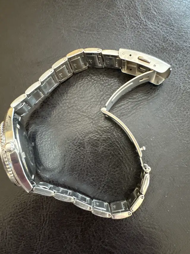 Montre Homme Casio Quartz in Jewellery & Watches in Laval / North Shore - Image 3