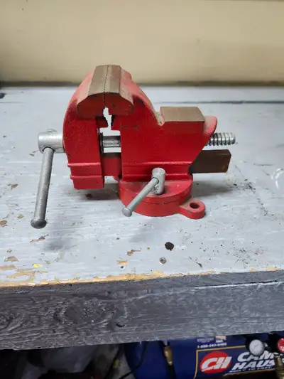 Étau pour établie (petit modèle), View more