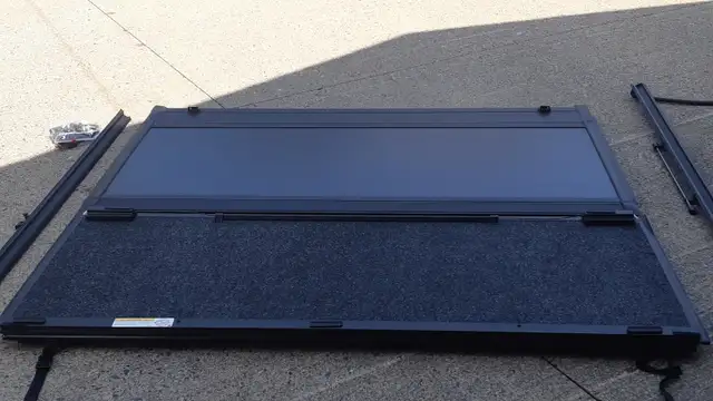 Hard Tonneau Cover in Other Parts & Accessories in Sault Ste. Marie - Image 3