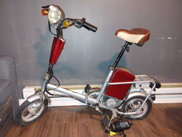 Small vintage electric bicycle  dans Vélos électriques  à Ville de Montréal