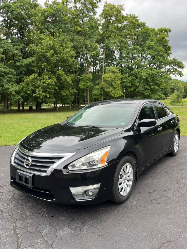 2015 Nissan Altima- Mint Condition  in Cars & Trucks in Barrie - Image 2