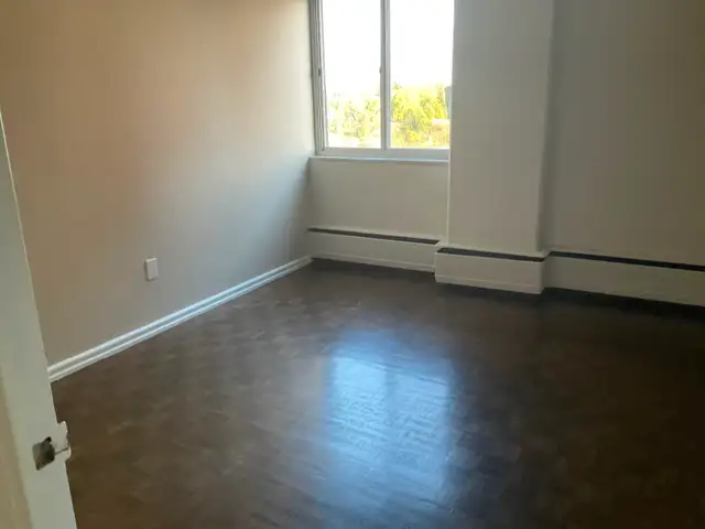 $2050 Spacious 2 bedroom condo in central Waterloo for rent. in Long Term Rentals in Kitchener / Waterloo - Image 15