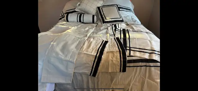 Classic Queen Bedding Set65192924915585120