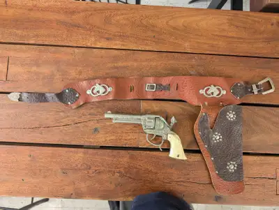 Roy Rogers Leather Single Holster Set, View more