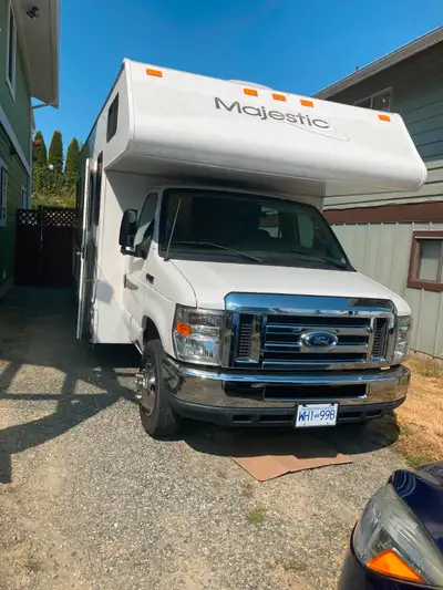 Majestic 5.4 litre E350 Super Duty. New: Dometec toilet, tires in front, trani filter, air filter, o...